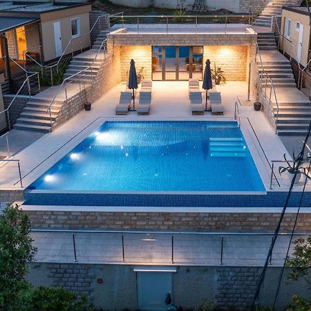 Отель Boora Glamp Experience & Heated Infinity Pool Сень Экстерьер фото