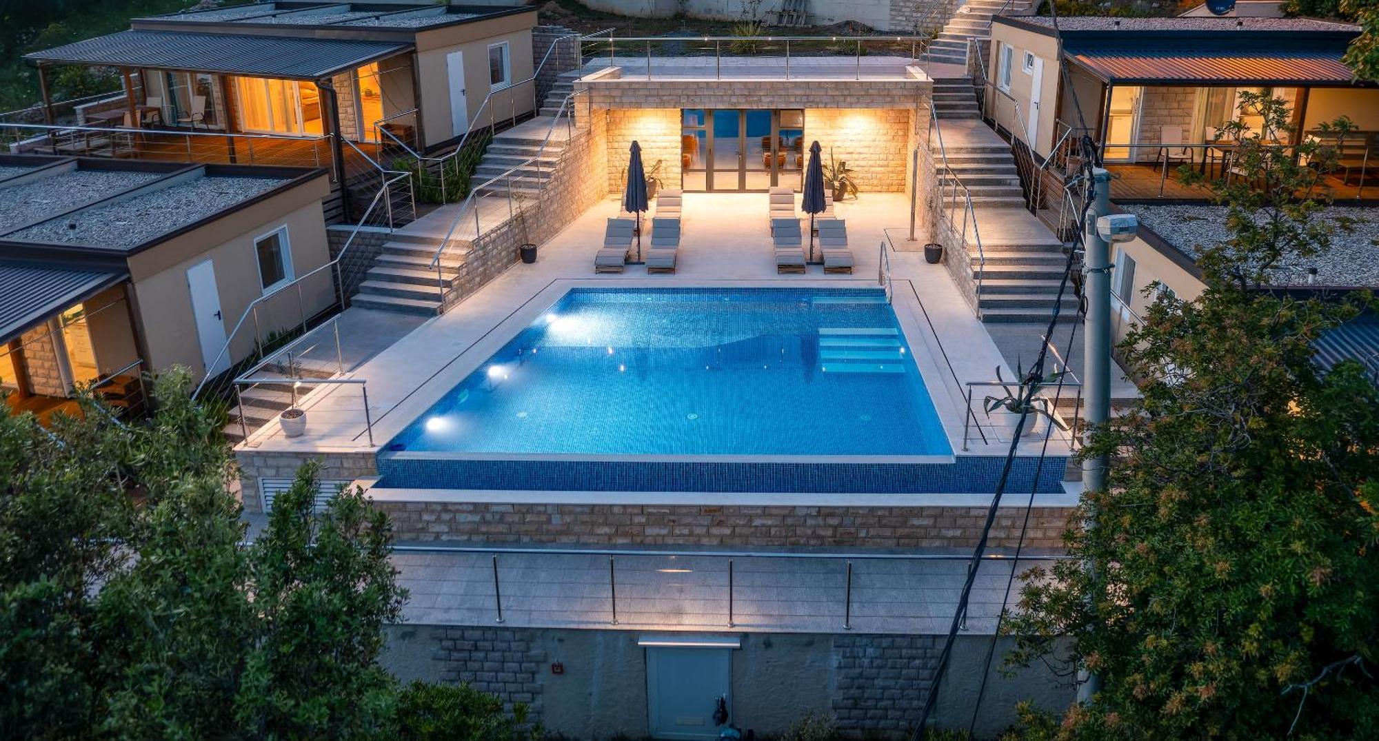 Отель Boora Glamp Experience & Heated Infinity Pool Сень Экстерьер фото