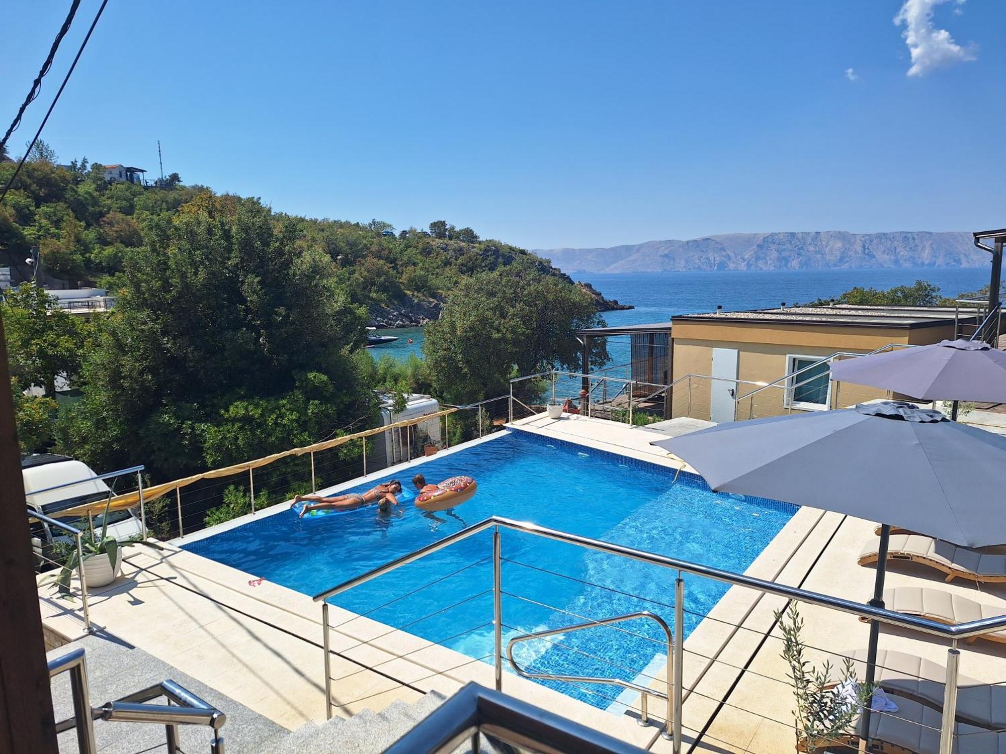 Отель Boora Glamp Experience & Heated Infinity Pool Сень Экстерьер фото